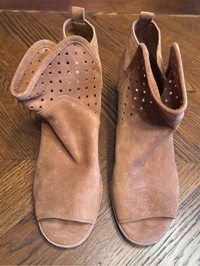Gianni Bini Peep Toe Boots